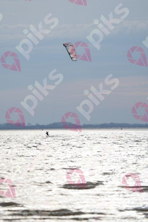 PIKS_E174-70B.jpg