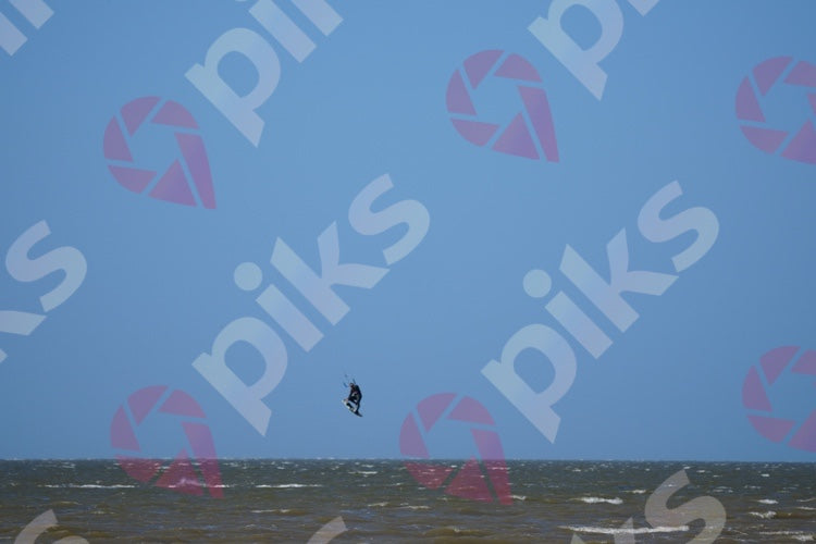 PIKS_EFF8-D12.jpg