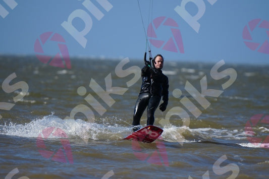 PIKS_E677-BCB.jpg