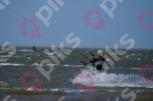 PIKS_E861-635.jpg